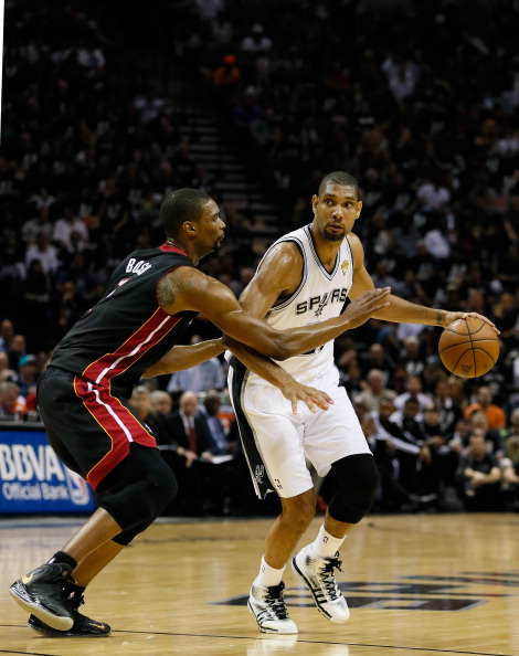 曼城险胜富勒姆 哈兰德创造纪录福登火力全开助蓝月亮锁定三分（曼城险过富勒姆：哈兰德破纪录，福登爆发助蓝月亮全取三分）