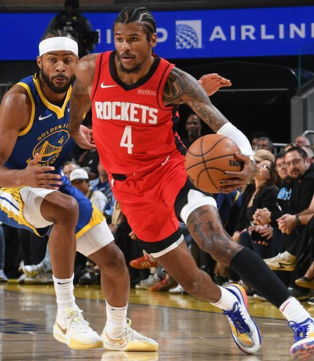 哈特11中8轰21分6板，本赛季首发9场取得8胜1负（哈特11投8中砍21分6篮板，本季先发9场助球队豪取8胜1负）