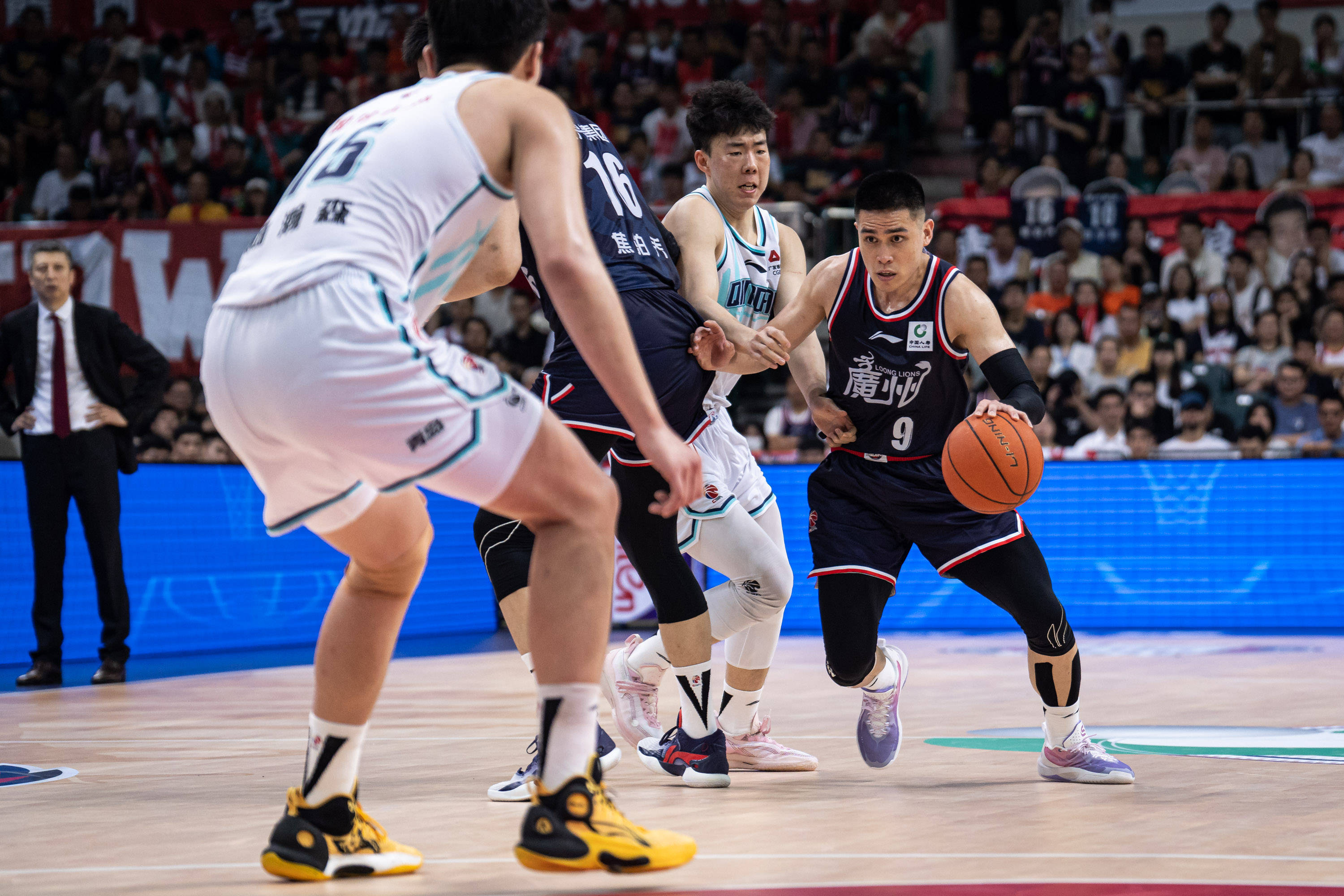 前教练：萨内性格非常敏感，纳格尔斯曼不应该公开说他（前教练：萨内性格敏感，纳格尔斯曼不该公开点名批评）