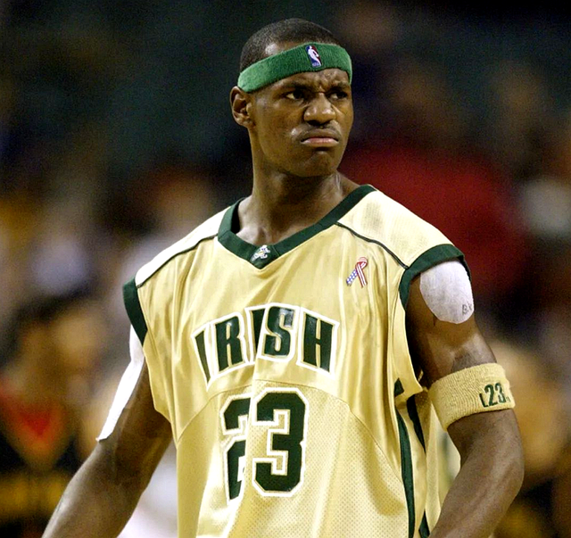 对阵阿贾克斯总赢球？穆帅：当时皇马明显更强，这是赢球的原因（穆帅谈对阿贾克斯连胜：当时皇马实力更强，因此取胜）